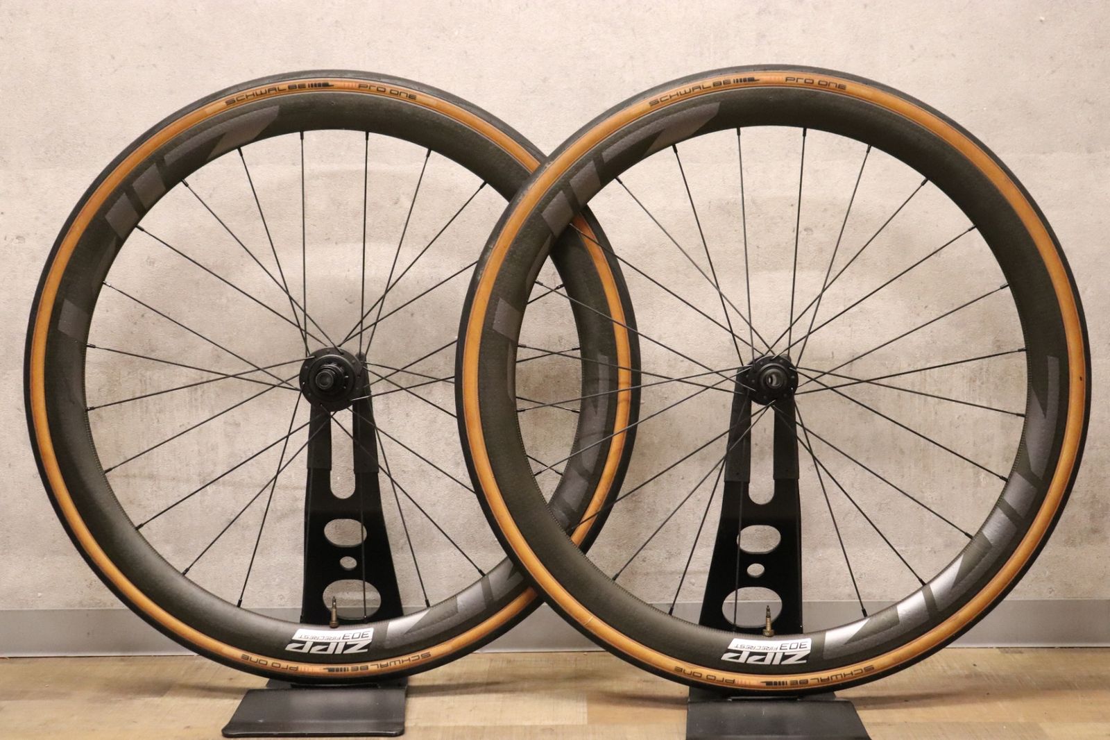 ジップ ZIPP 303 FIRECREST DISC カーボン チューブレスレディ スラム