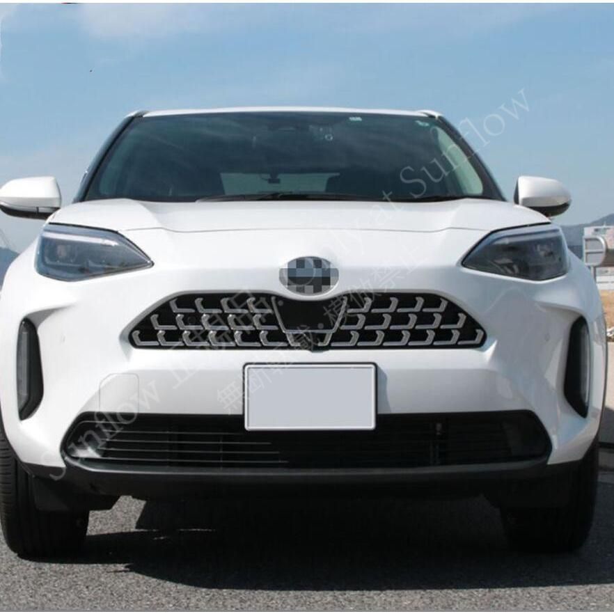 ヤリスクロス フロントグリル ガーニッシュ 鏡面仕上げ グリッドメッシュ Yaris Crossr ドレスアップ