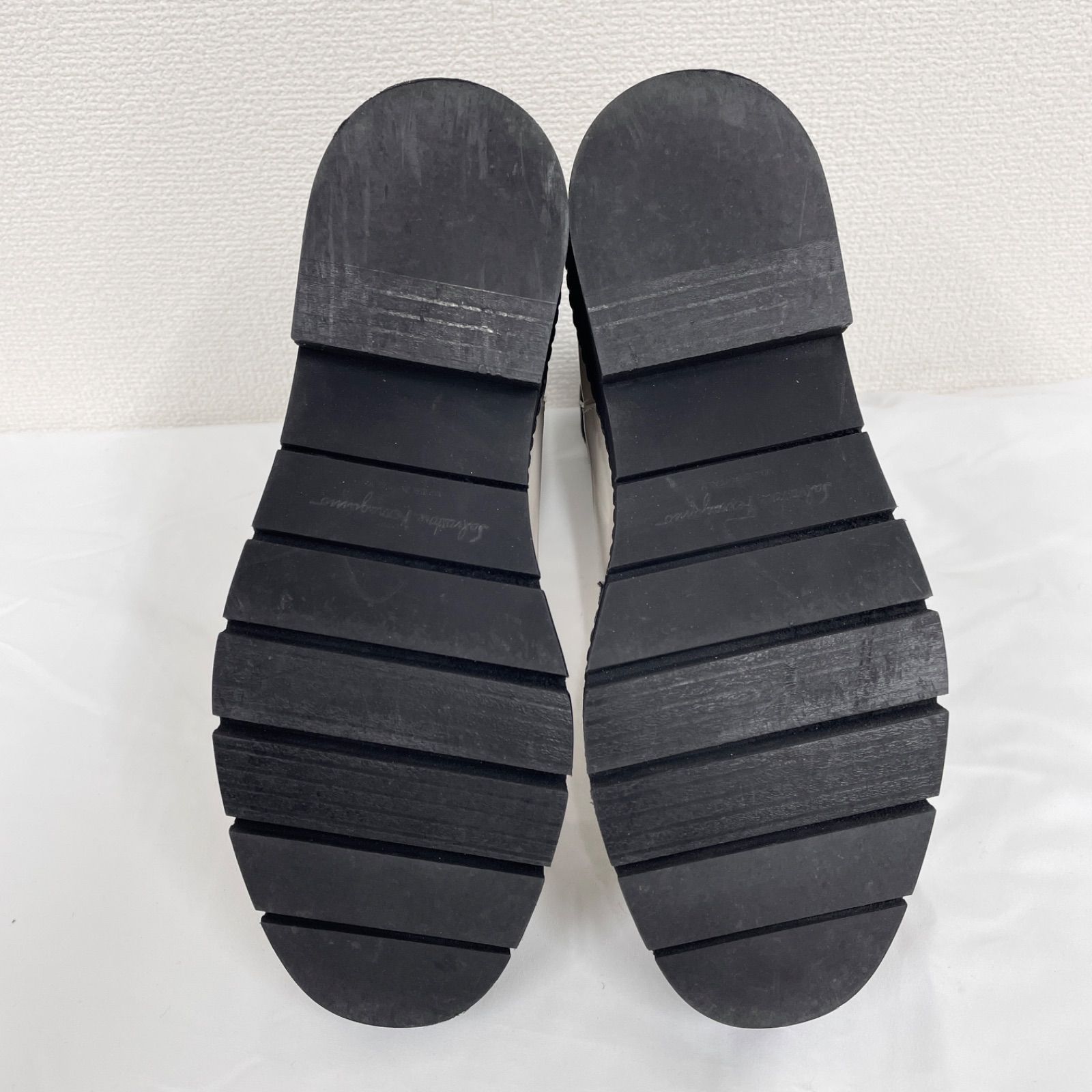  Salvatore Ferragamo サルヴァトーレフェラガモ ショートブーツ サイドゴア 厚底 レザー アイボリー イタリア製 レディース 6 サイドゴアブーツ ブーツ