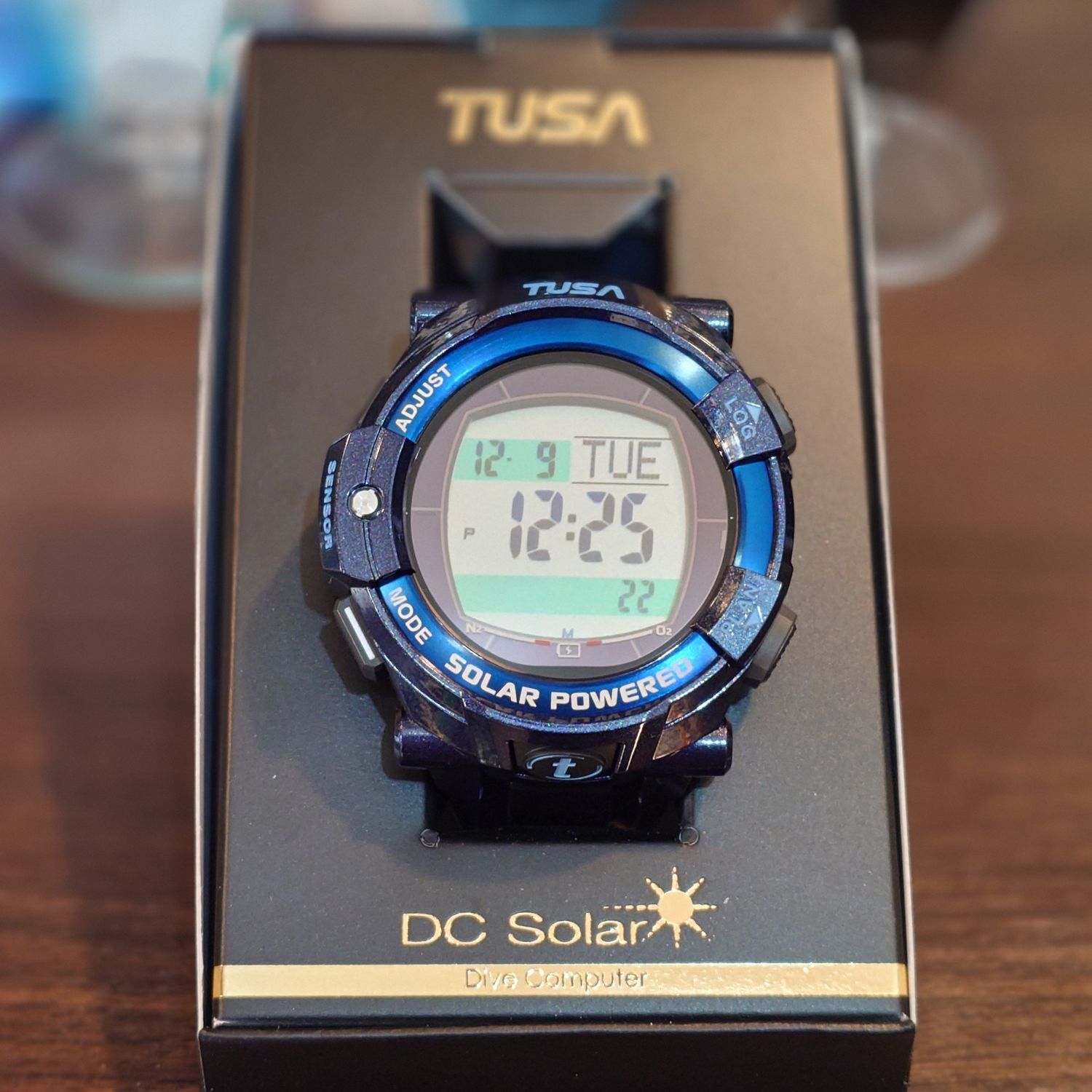１ TUSA DC Solar LINK IQ 1204 NBL ネイビー ソーラー充電式 ダイブコンピューター スマホ転送可