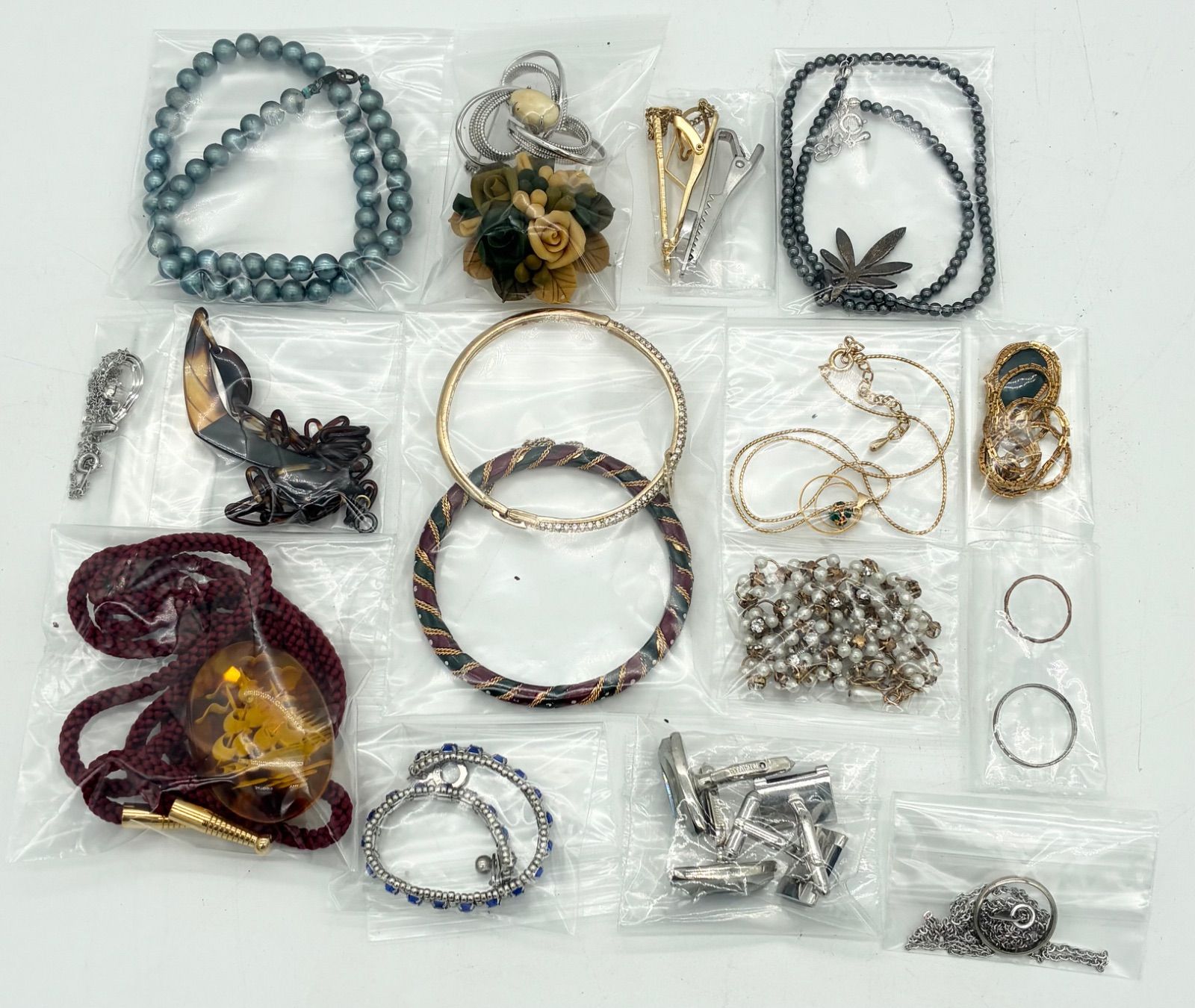 【森田さま専用】アクセサリーまとめ売り　イミテーションまとめ イミテーション まとめ アクセサリー③ - メルカリ