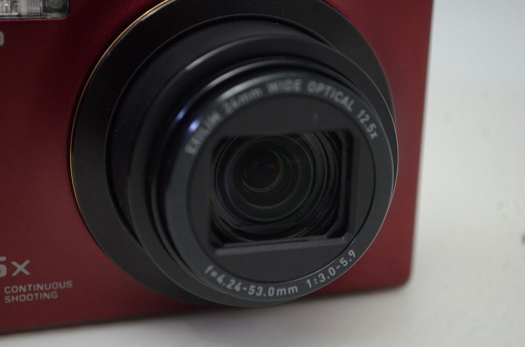 美品 CASIO カシオ HIGH SPEED EXILIM EX-ZR300 コンパクトデジタル