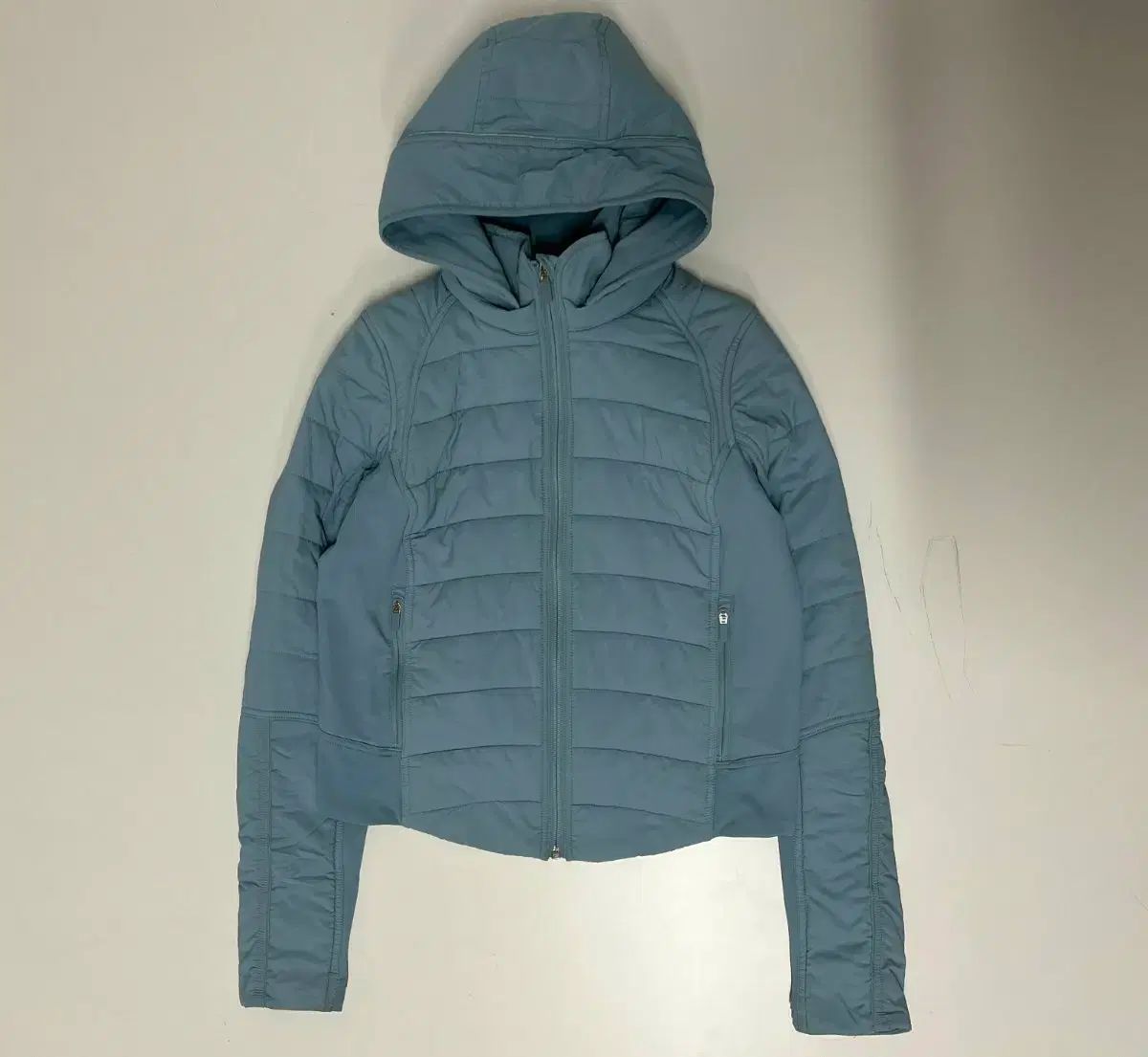 ルルレモン フーディー ショート ダウン スカイブルー