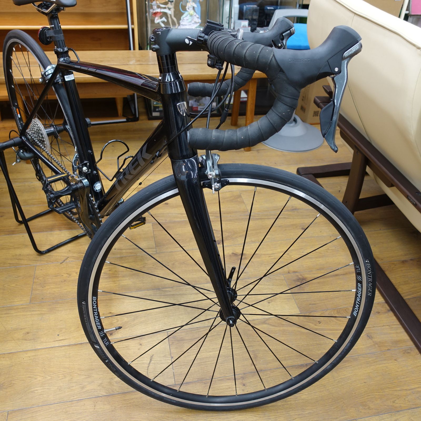 購入時13万円の品! 屋内保管 店頭引取で割引します! トレック TREK 