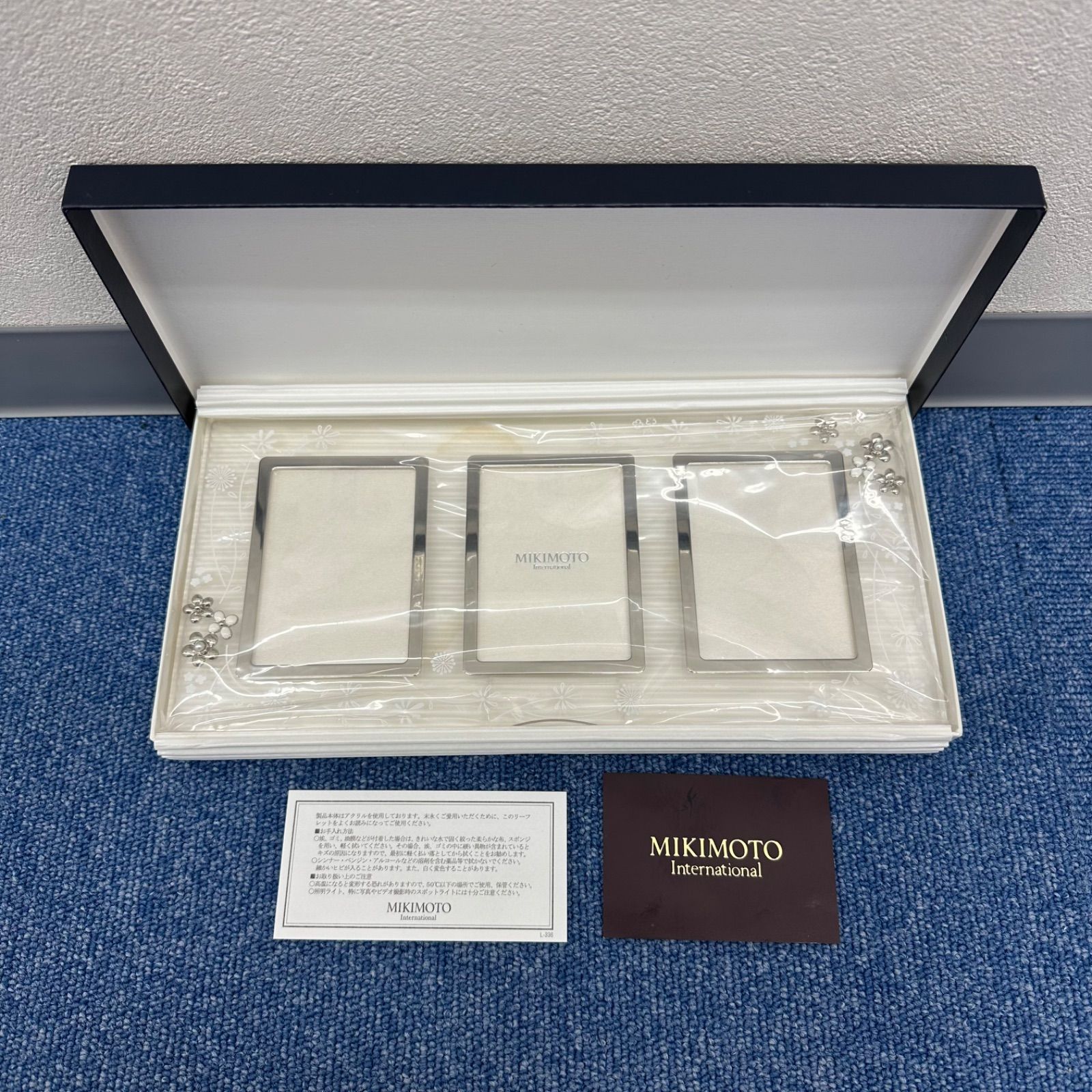MIKIMOTO フォトフレーム 3枚用（箱に傷有） MIKIMOTO フォトフレーム 3枚用（箱に傷有） MIKIMOTO フォトフレーム