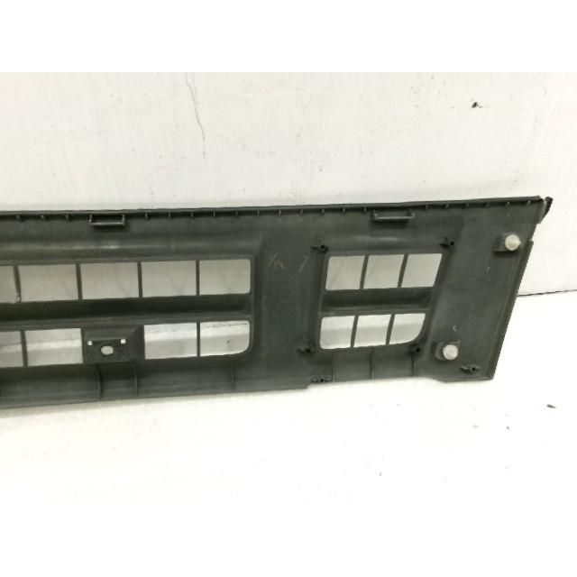 ゆか 16年 エルフ 標準 PB-NKR81A ラジエーターグリル 729 ホワイト系