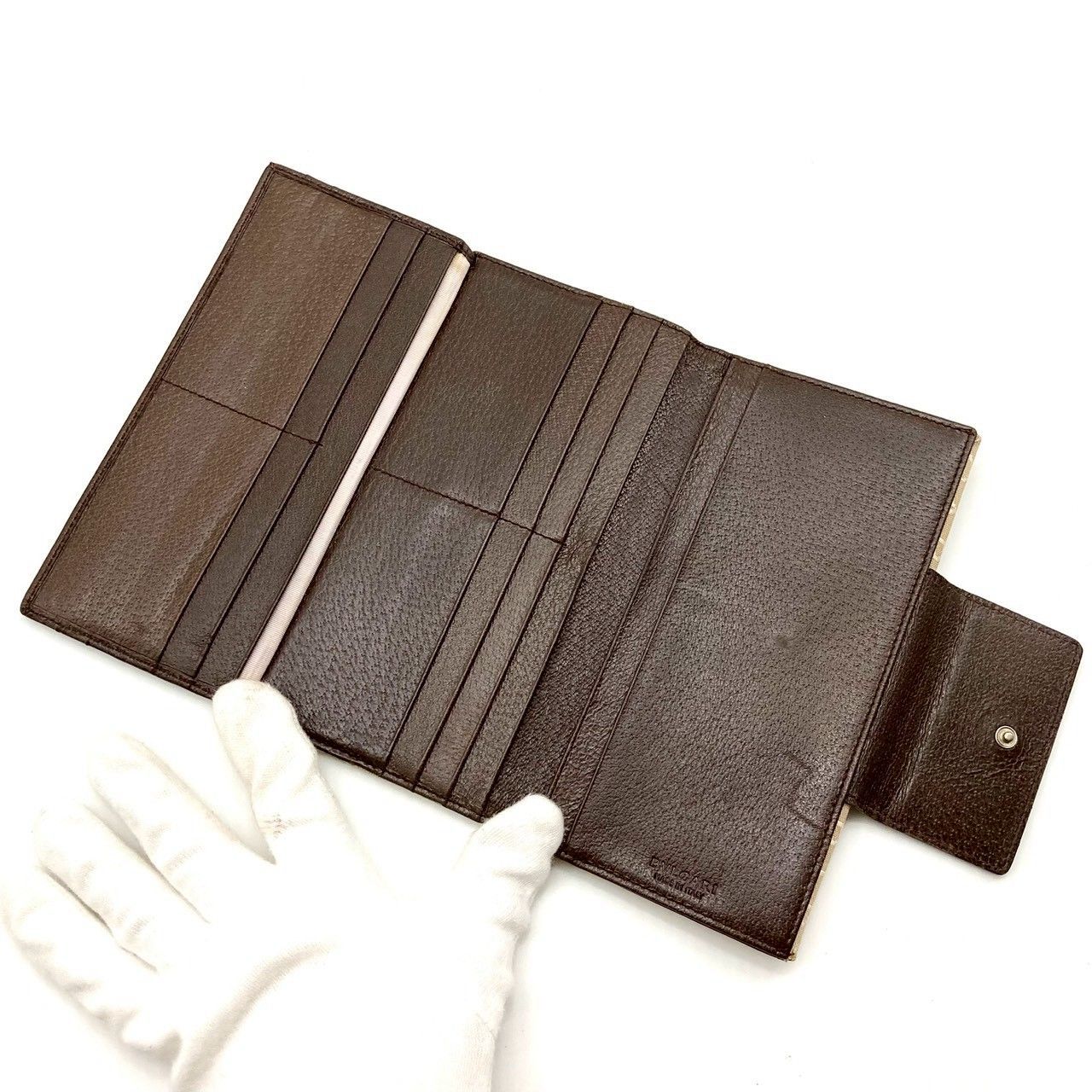 ブルガリ ロゴマニア レザー ベージュ 長財布 三つ折り長財布 最も安い