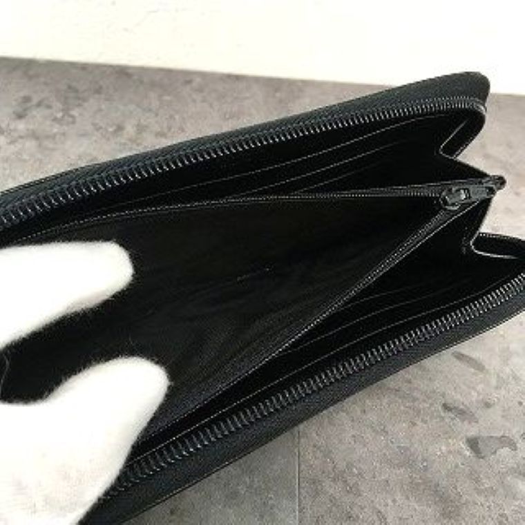 送料込み！ 美品 PRADA ジップウォレット M506A 三角プレート 570 