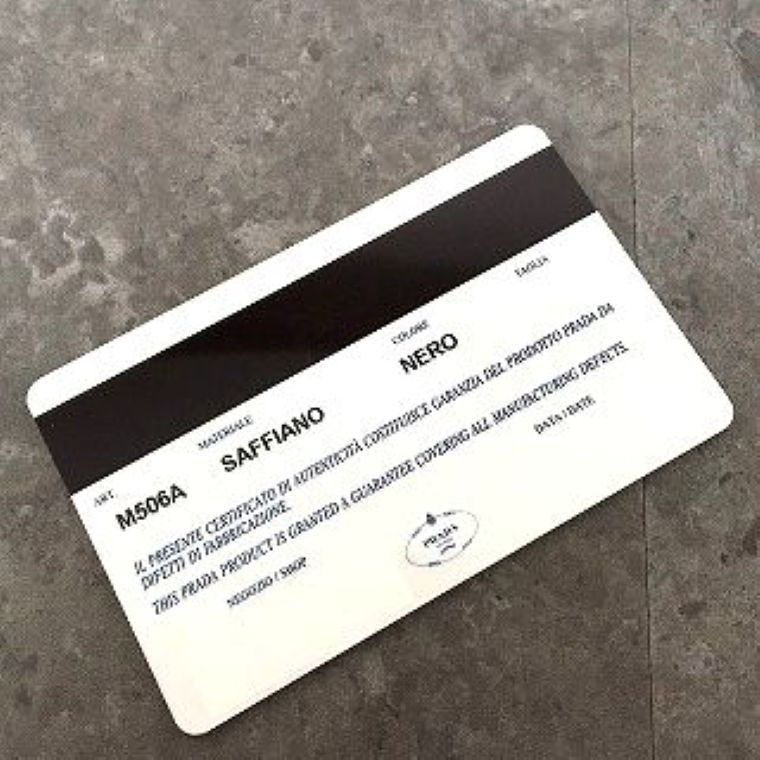 送料込み！ 美品 PRADA ジップウォレット M506A 三角プレート 570
