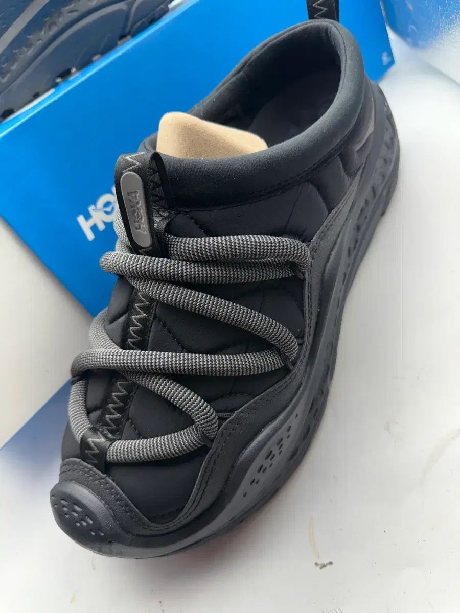 HOKA ONE ダウン スリッパ 280