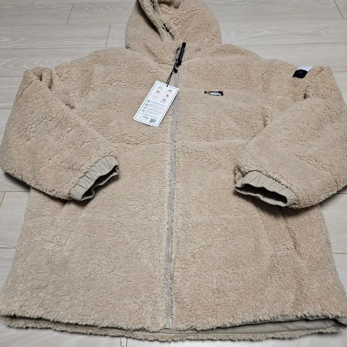 ナショナルジオグラフィック リバーシブル フーディー ジップアップ ベージュ 150