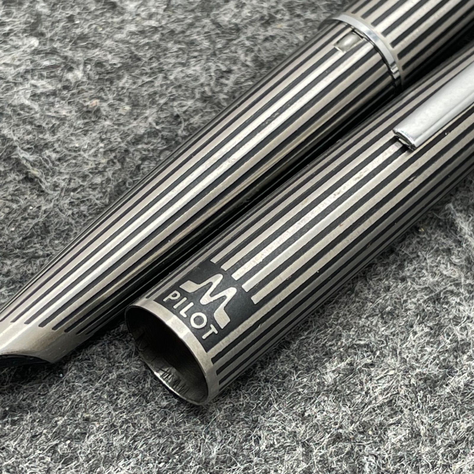 PE1135□PILOT μ パイロット ミュー ストライプ 万年筆 瓜坊 短軸 蝕刻