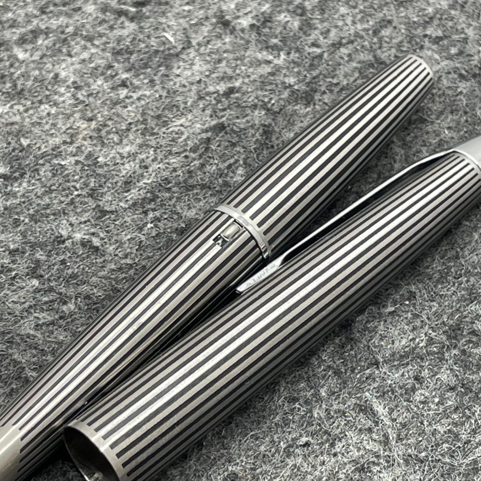 PE1135□PILOT μ パイロット ミュー ストライプ 万年筆 瓜坊 短軸 蝕刻