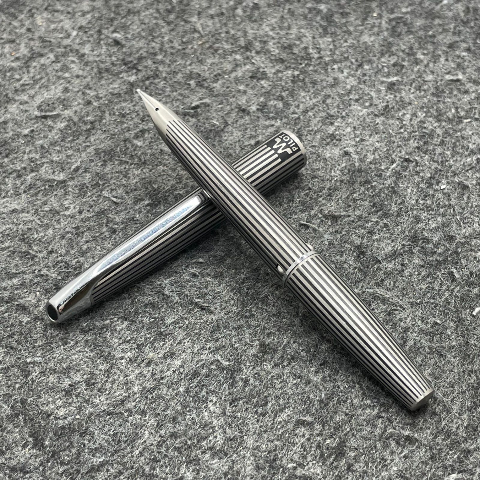 PE1135□PILOT μ パイロット ミュー ストライプ 万年筆 瓜坊 短軸 蝕刻