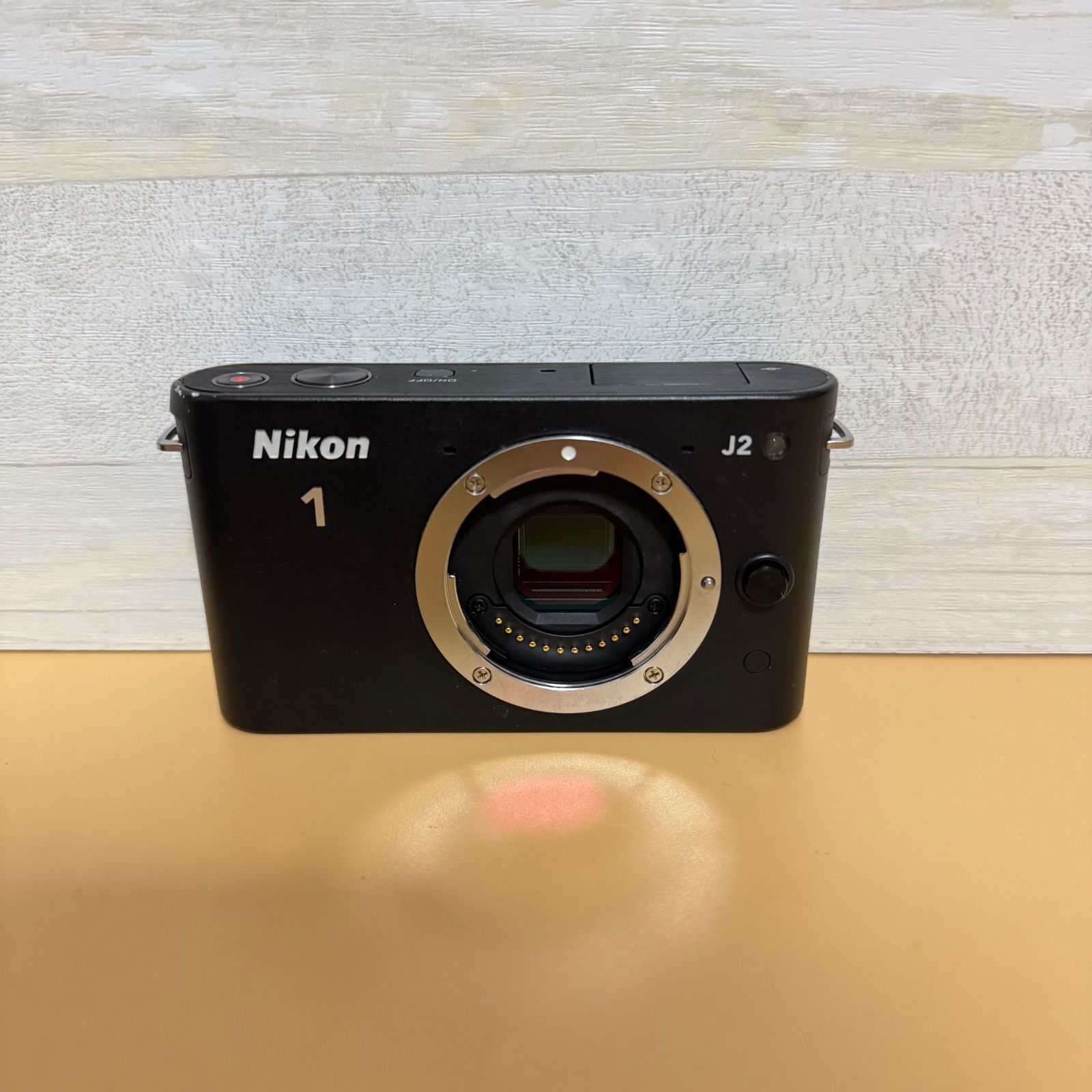 ニコン　J2+NIKKOR10-30/3.5-5.6VR付ジャンク品。 ☆まとめ売り☆ Nikon ニコン 1 J2 + 1 NIKKOR 10-30mm F3.5-5.6 VR