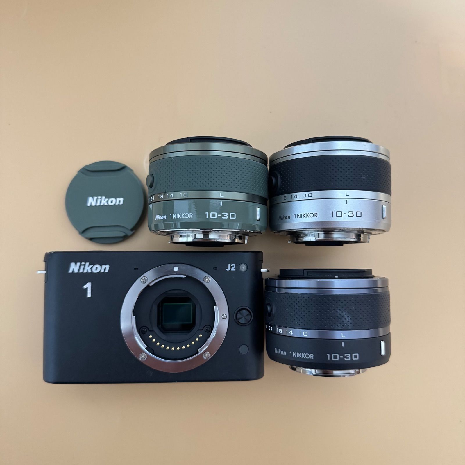 ニコン　J2+NIKKOR10-30/3.5-5.6VR付ジャンク品。 ☆まとめ売り☆ Nikon ニコン 1 J2 + 1 NIKKOR 10-30mm F3.5-5.6 VR