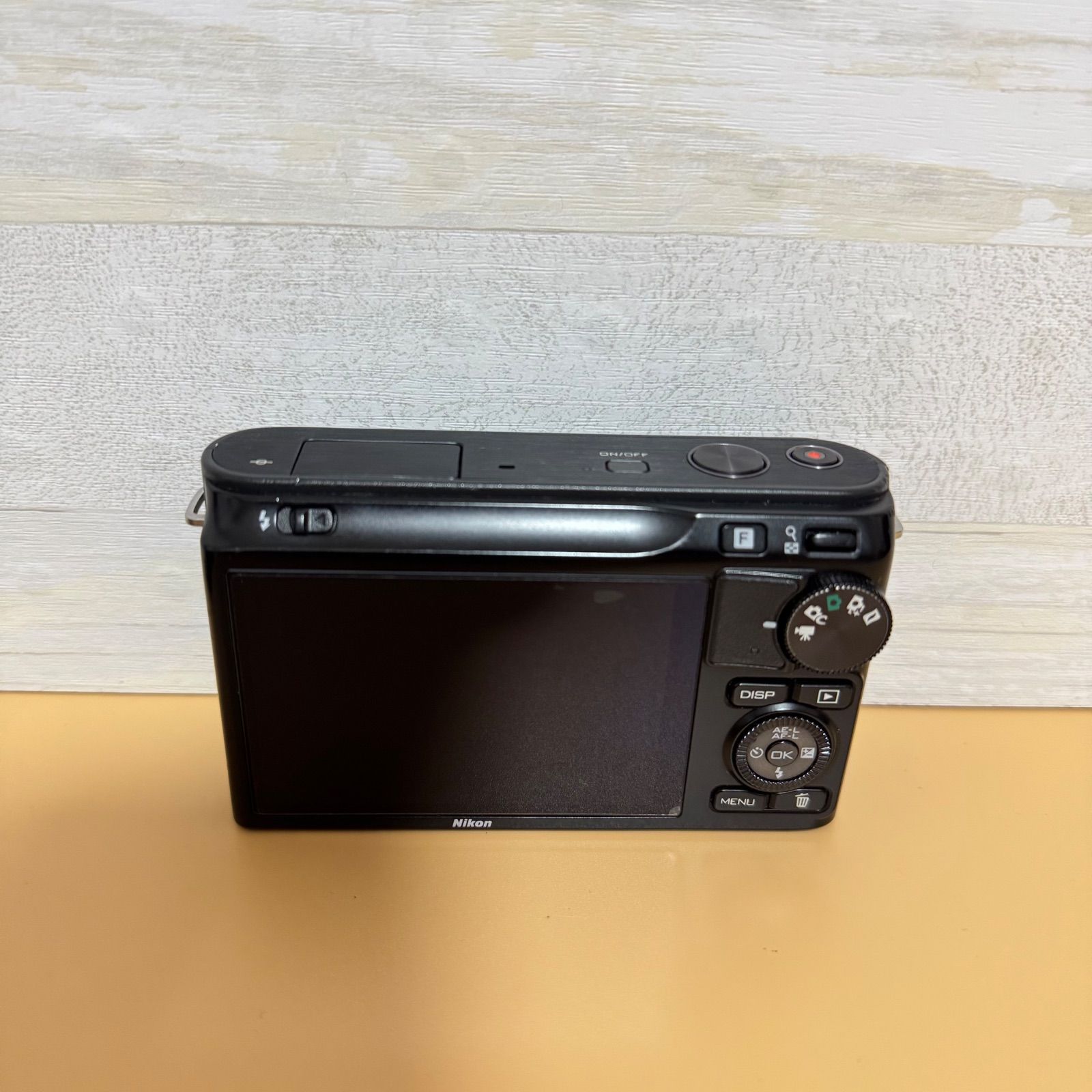 ☆まとめ売り☆ Nikon ニコン 1 J2 + 1 NIKKOR 10-30mm F3.5-5.6 VR