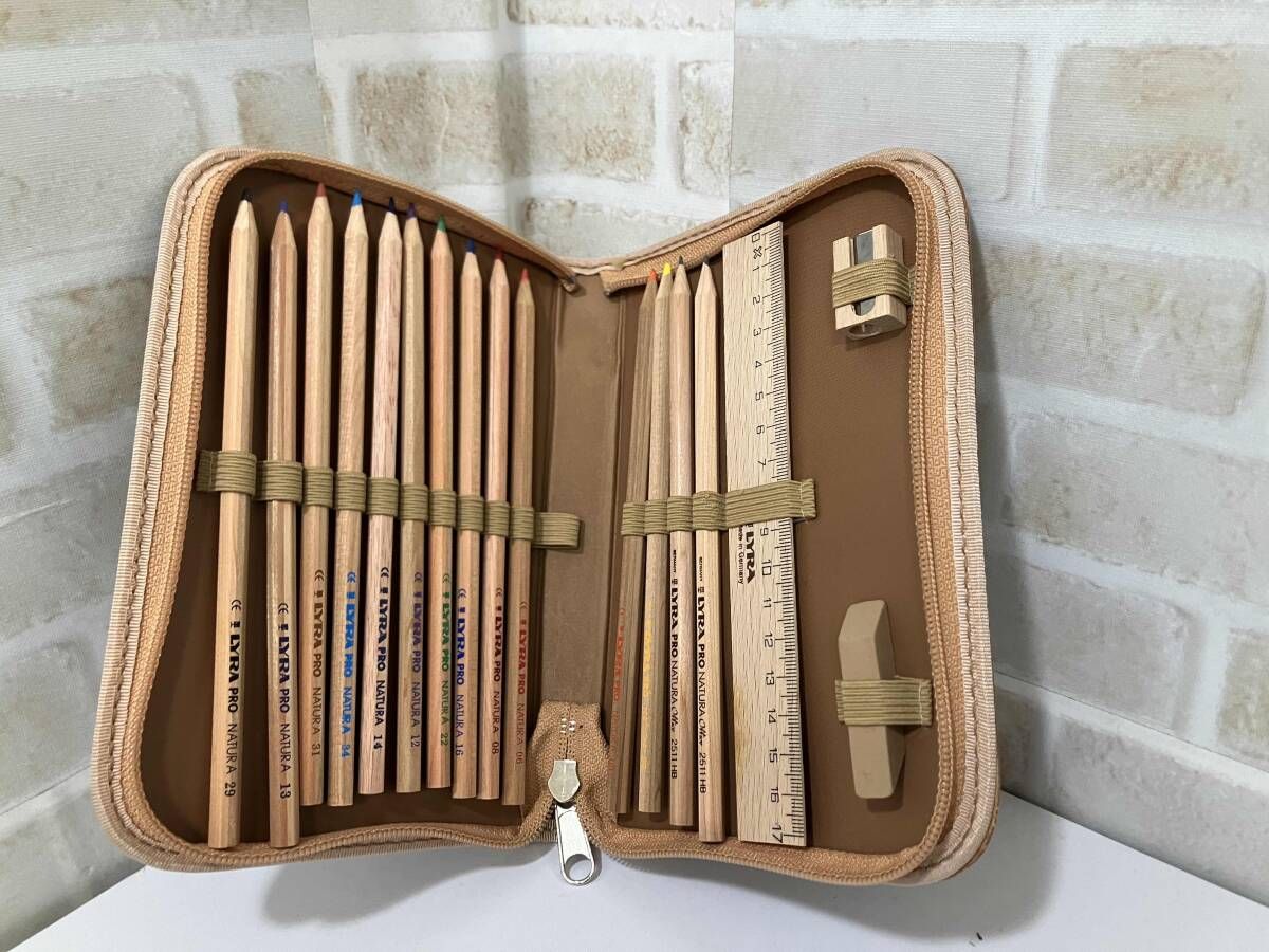 【未使用に近い】ヒツジのいらない枕 -至極- ハイエース 200系 ワイド ドアバイザー 1型～7型 レジアスエース対応