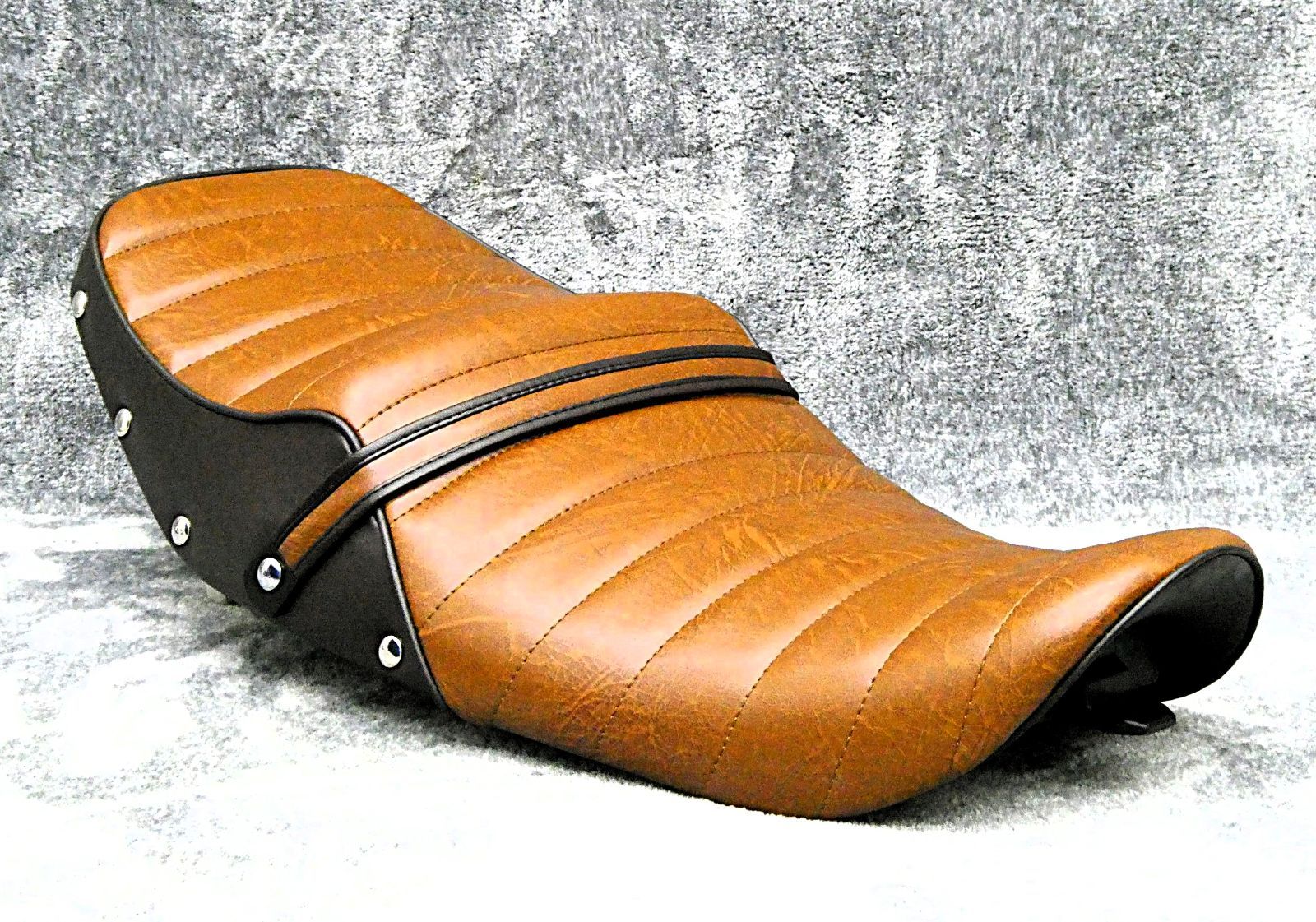 こうじ　90　合皮ロング　その1 ゼファー400 初期・前期 鋲打ち 茶ツートン タックロールシート