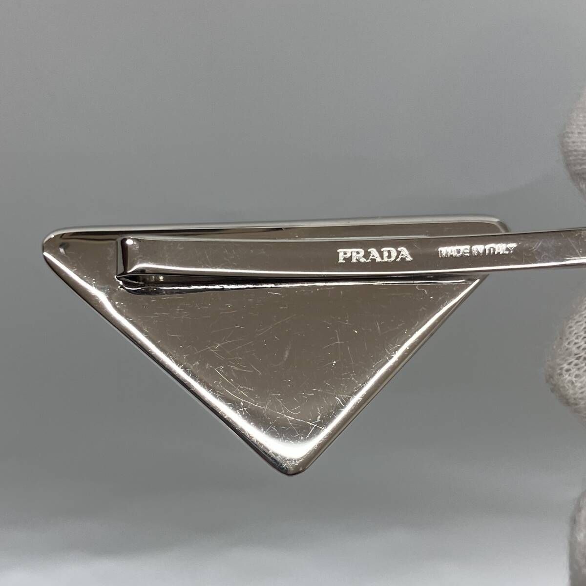 PRADA プラダ ヘアピン 2個セット ブランドアクセサリー - メルカリ