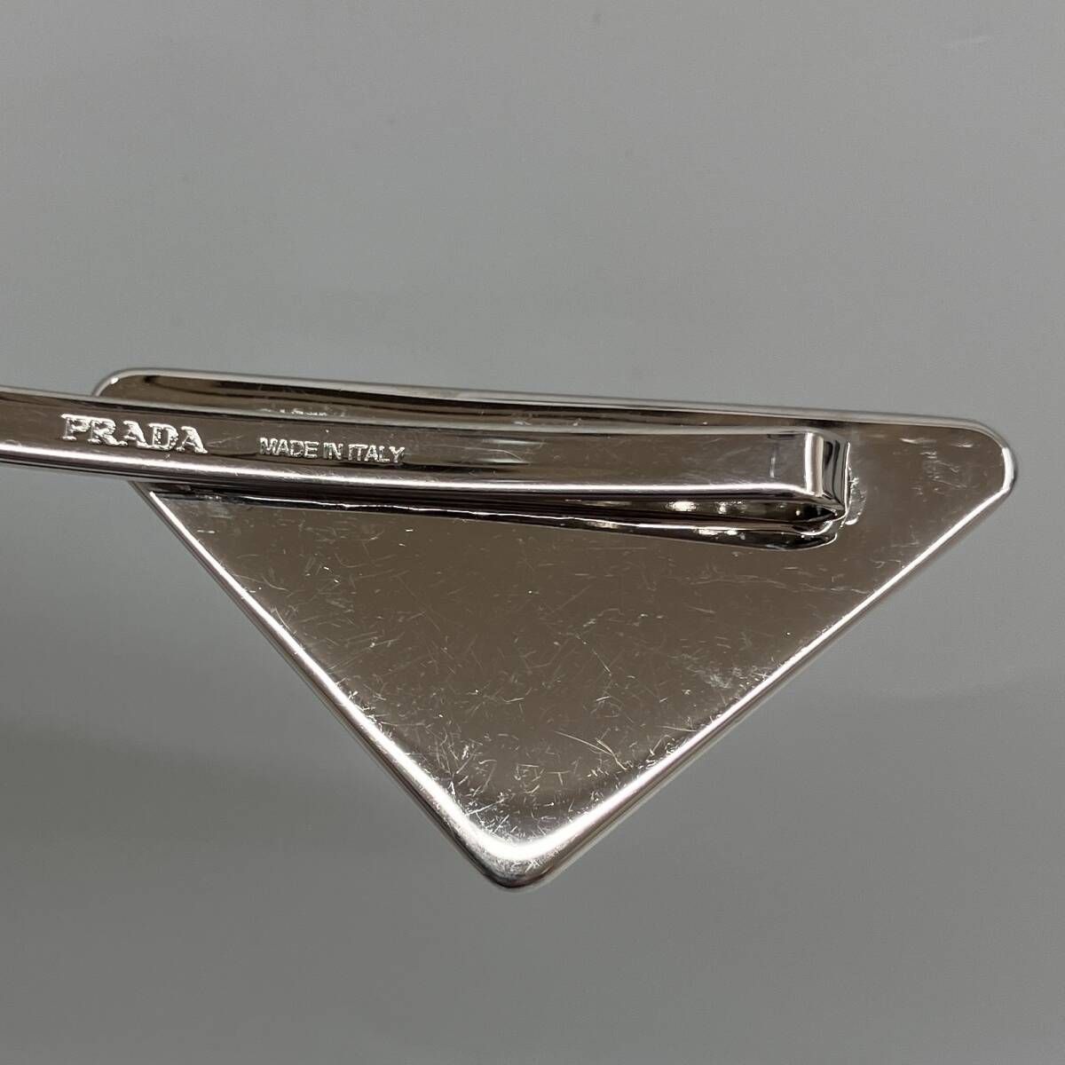 PRADA プラダ ヘアピン 2個セット ブランドアクセサリー - メルカリ