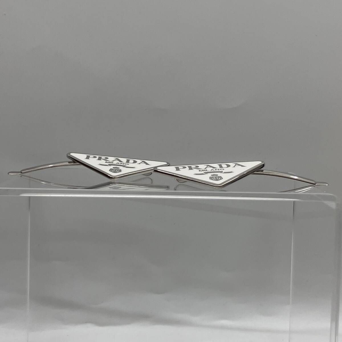 PRADA プラダ ヘアピン 2個セット ブランドアクセサリー - メルカリ
