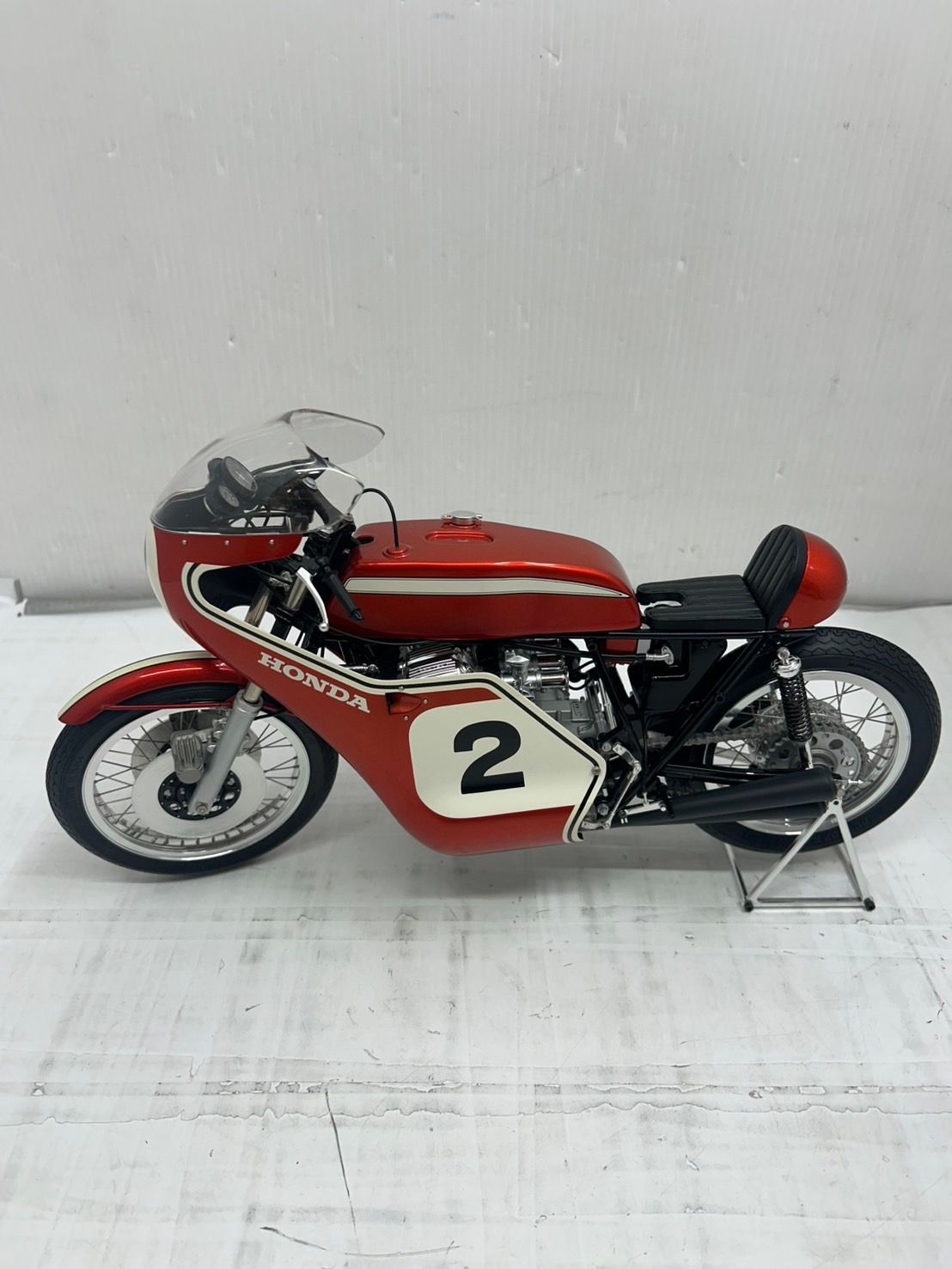 h 10346 タミヤ ホンダ CB 750 レーシング 1|6 セミアッセンシブルモデル