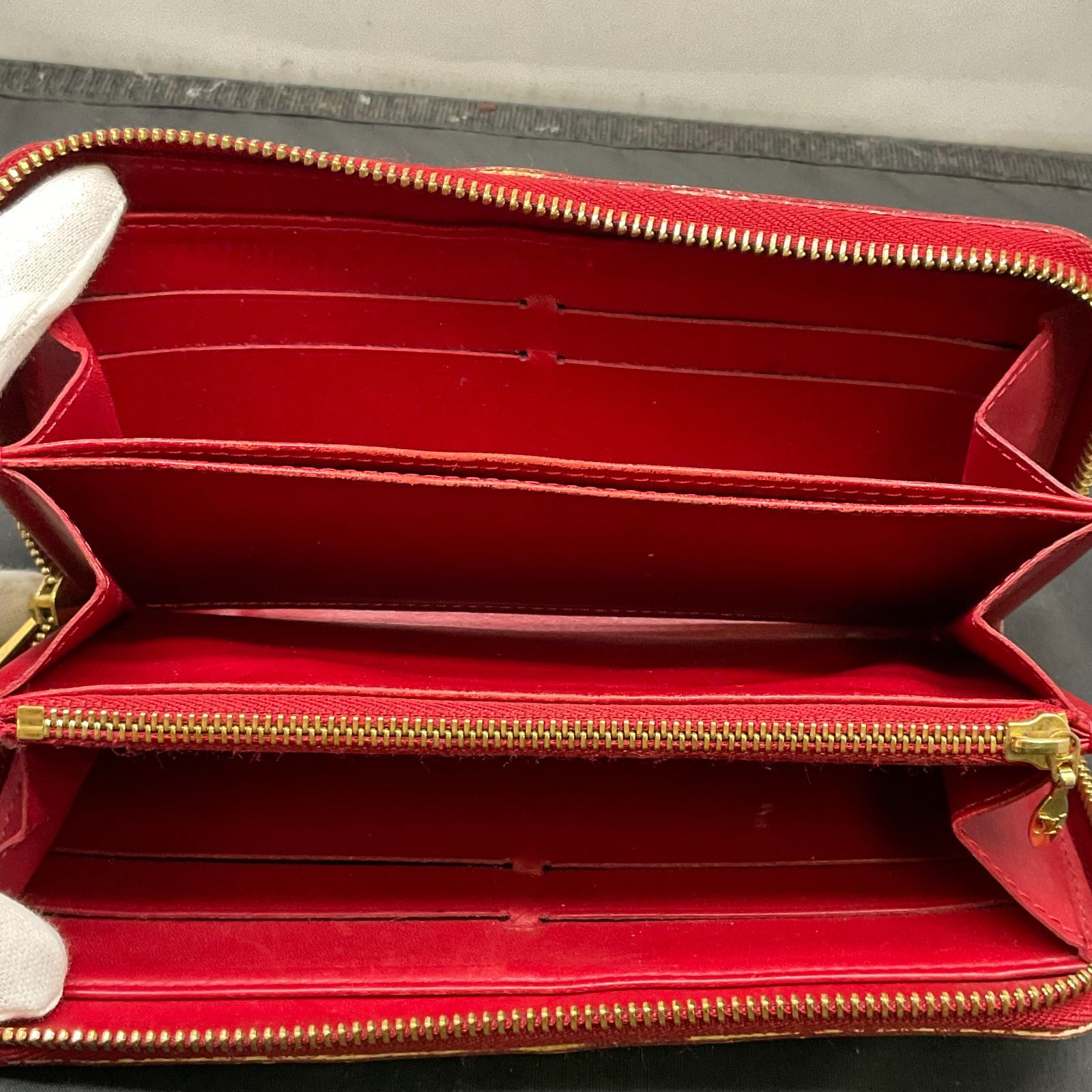 ルイヴィトン モノグラムヴェルニ ジッピーウォレット B25113240