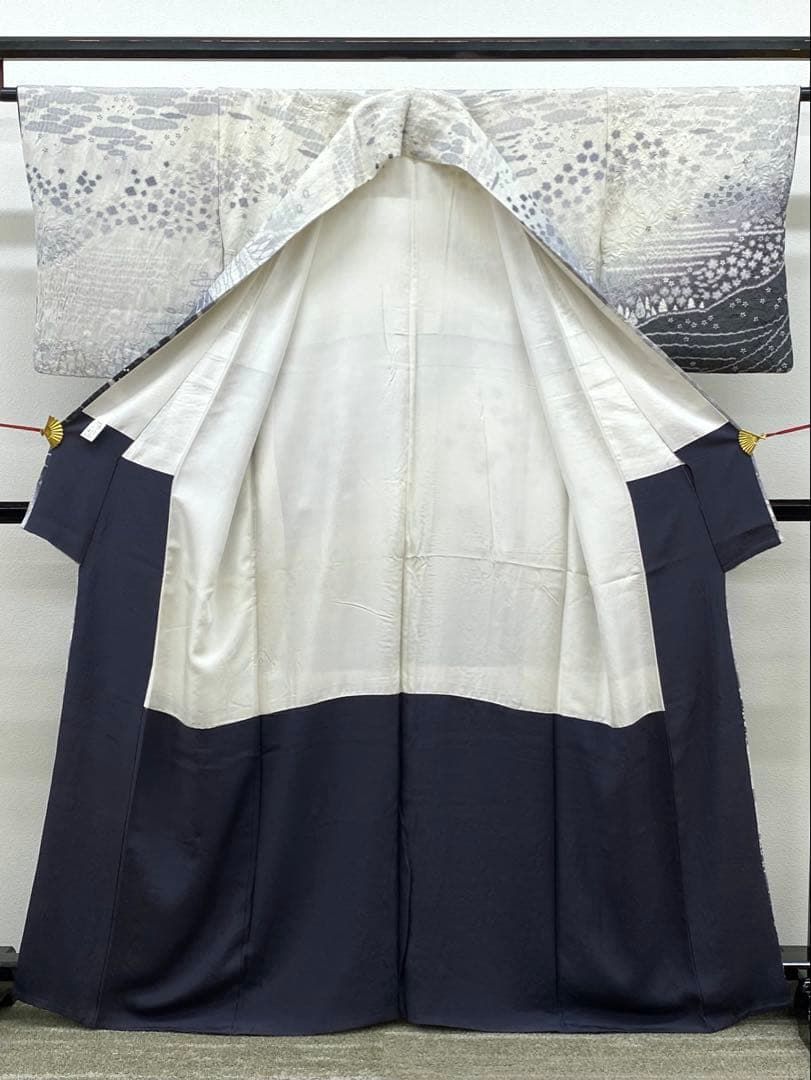 訪問着 相良刺繍 紋意匠 絞り加工 正絹 A101 - メルカリ