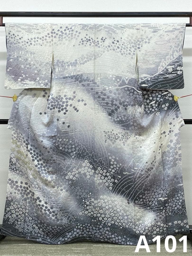 訪問着 相良刺繍 紋意匠 絞り加工 正絹 A 101