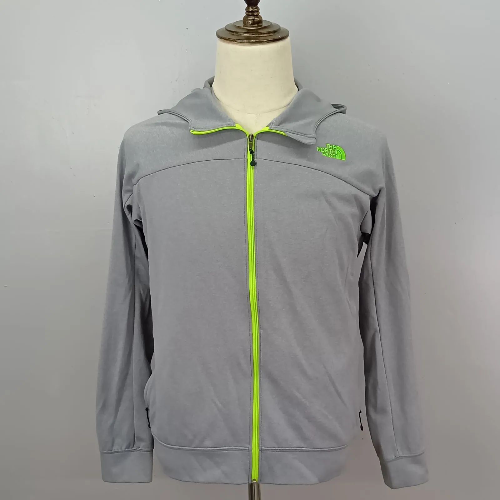 THE NORTH FACE Lサイズ ジップアップパーカー Momentum Hoodie 
