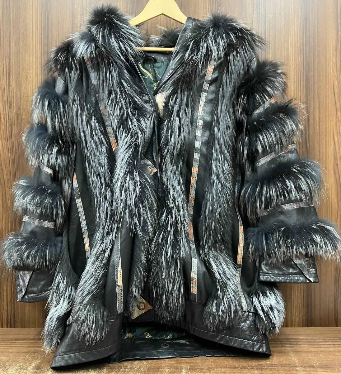 TP ティーピー ドシリアン EL 136フォックスファーレザコー サイズ F