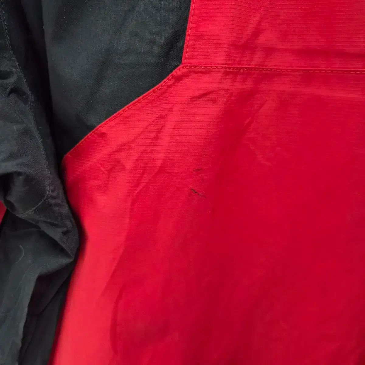 レッド|ブラック