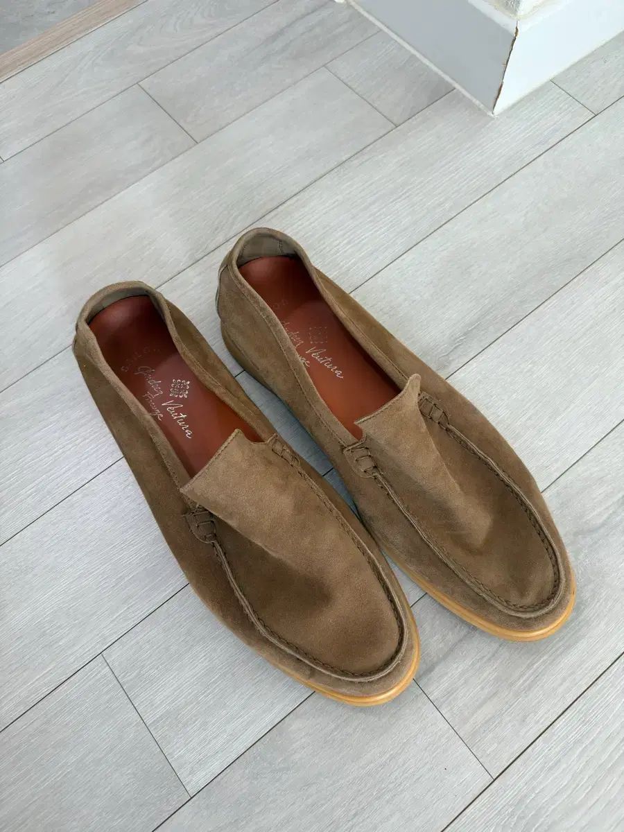 アンド ベンチュラ セーラーシューズ スウェード ローファー