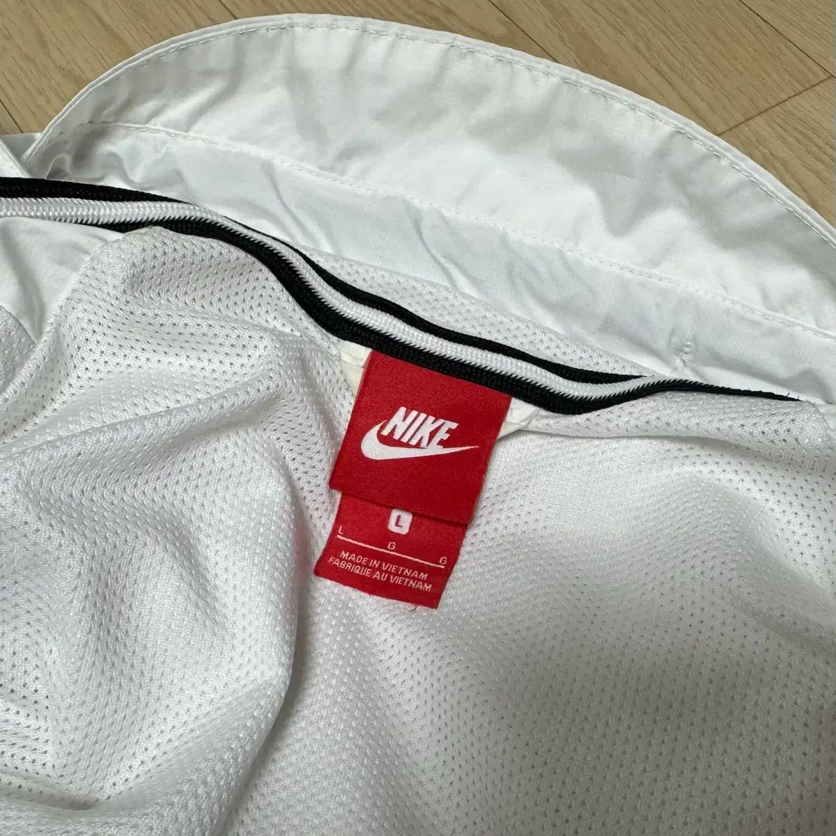 L NIKE トッテナム OFFICIAL ウィンドブレーカー