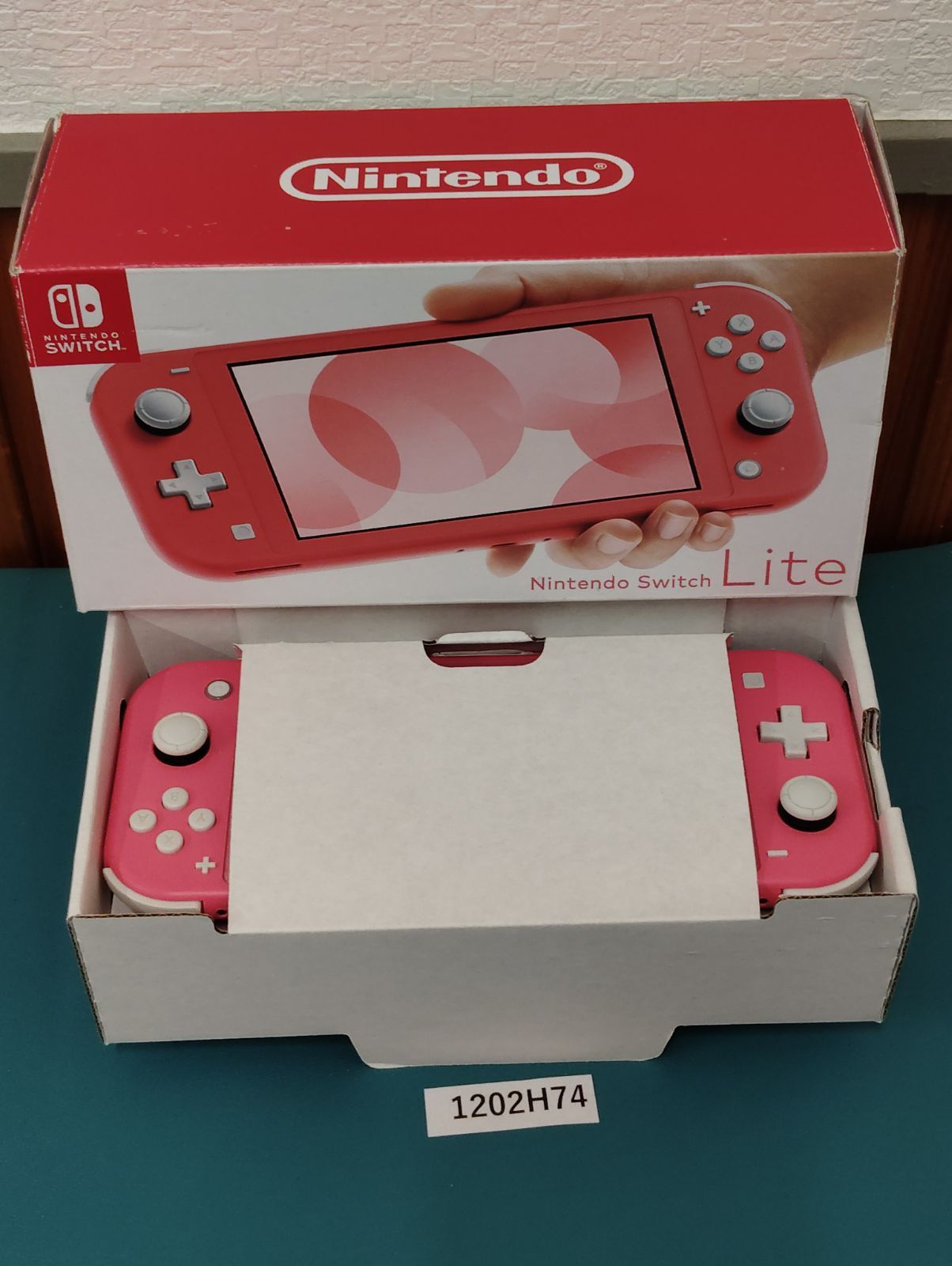 1202 H 74 Nintendo Switch Lite ニンテンドースイッチライト 本体のみ
