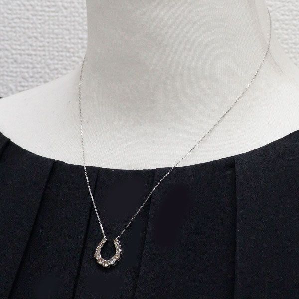 ダイヤモンド ペンダントネックレス