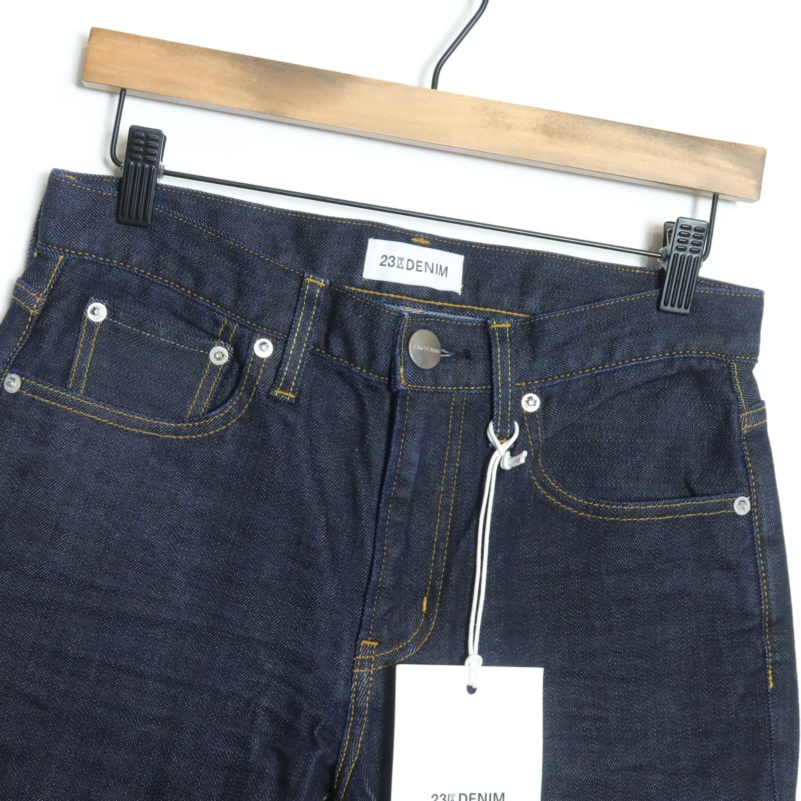 タグ有 23区DENIM テーパードデニム ジーンズ サイズ38 濃紺系 シンプルカジュアル 無地 z 16608