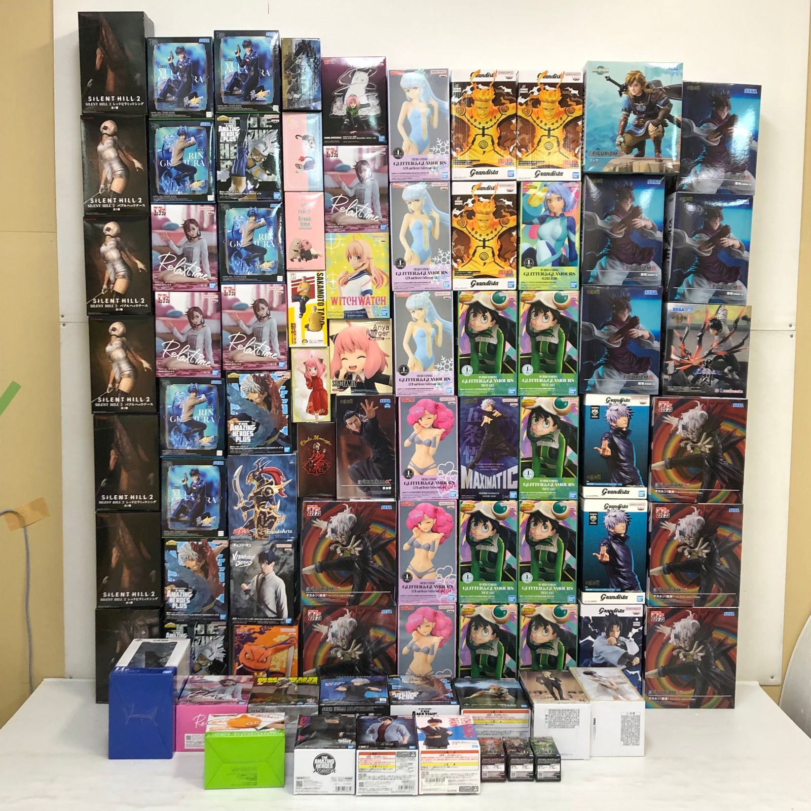 口発送 コミック アニメ フィギュア まとめ 超大量 サイレントヒル ヒロアカ ダンダダン 他 箱ダメージ品含む smtketc 093054