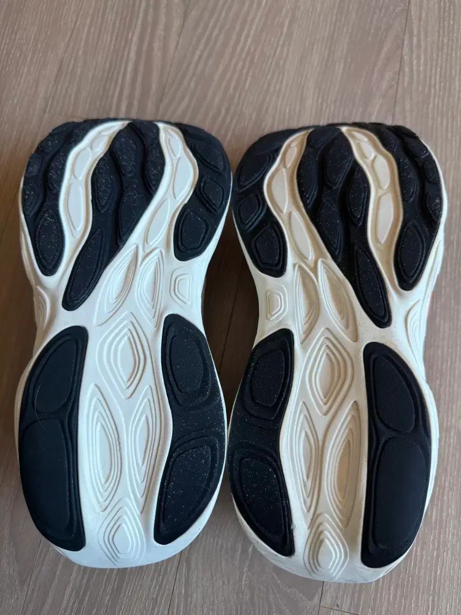  ニュー ンス ランニングシューズ 1080 V 14 265 M 登山靴 トレッキングシューズ アウトドアシューズ