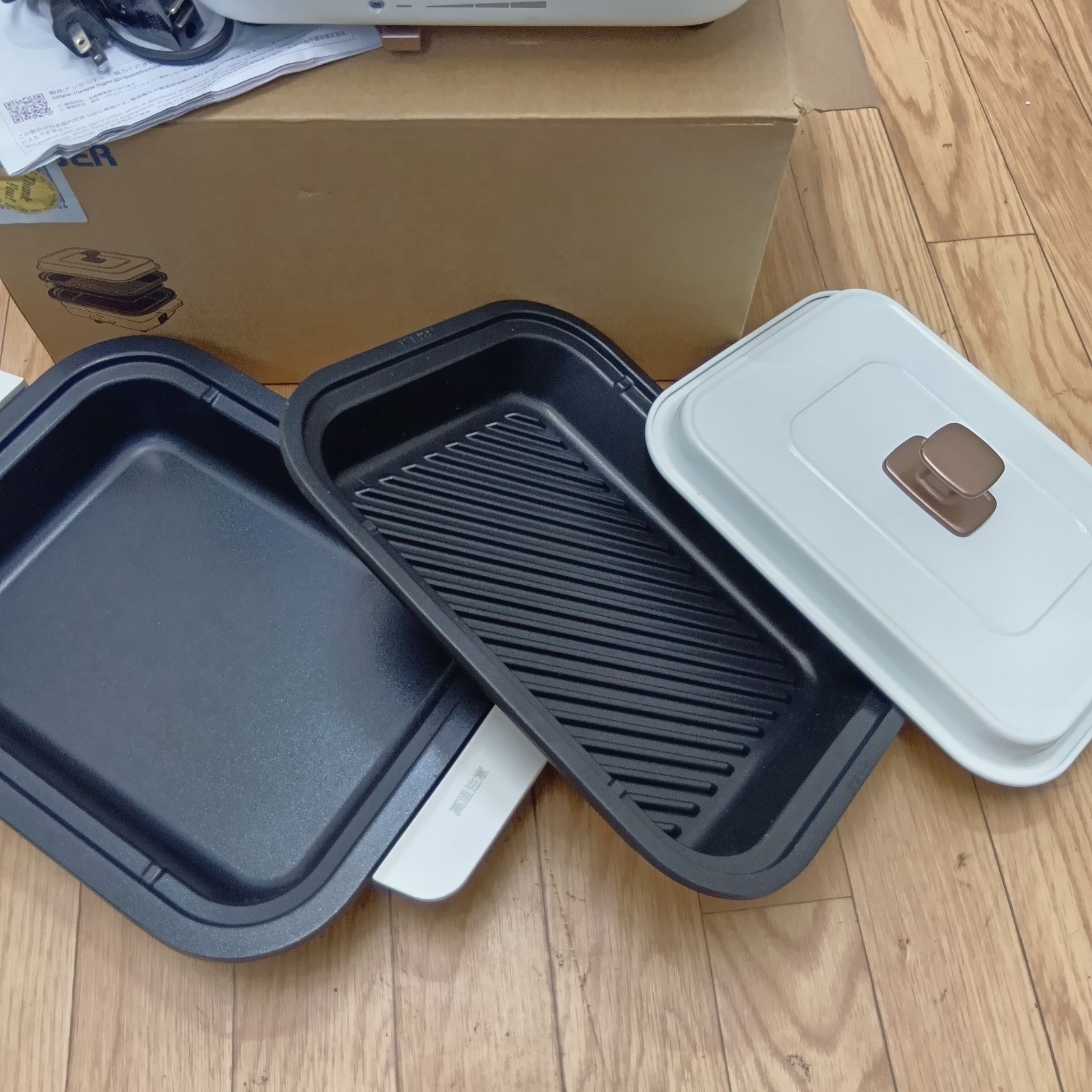 TIGER ホットプレート CRL-A200-WC セラミックホワイト - メルカリ