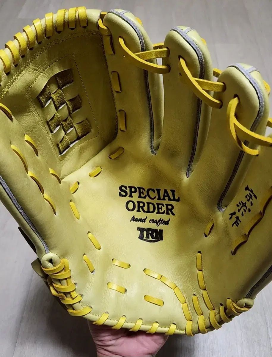 TRNグローブ 選手用グローブ ライム