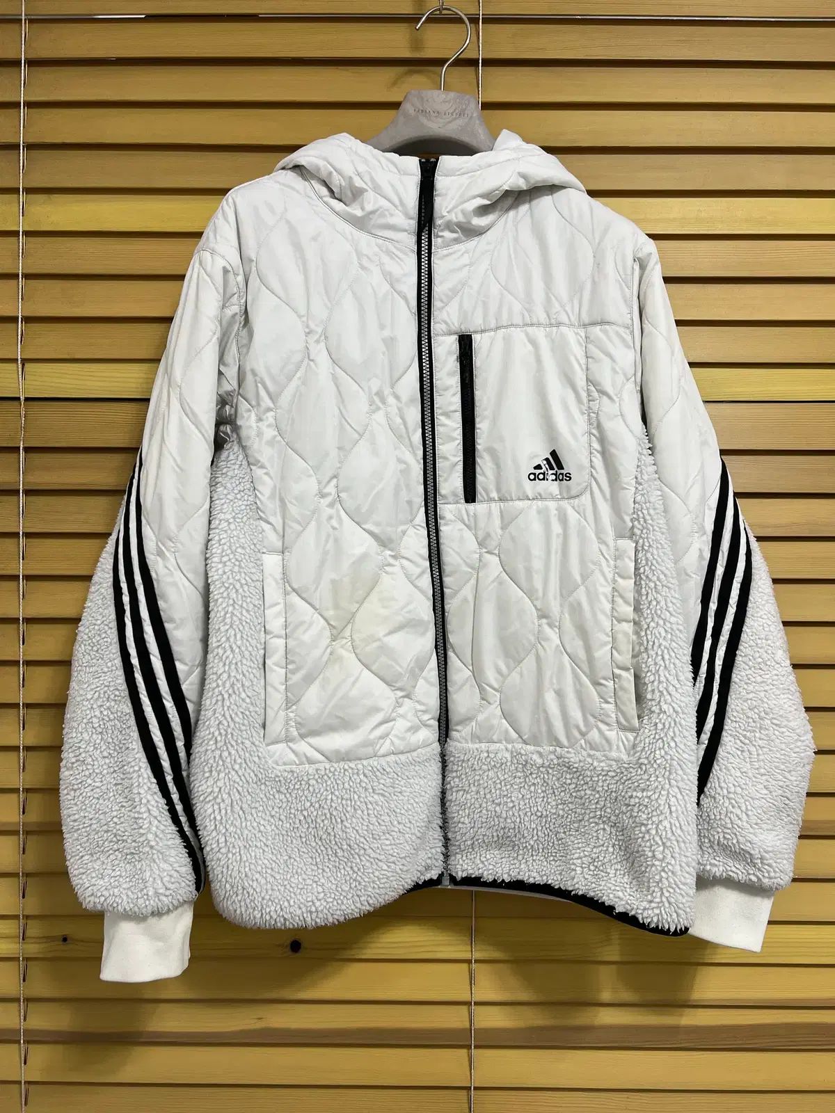 adidas ホワイト ダウンジャケット アディダス メンズ アイボリー 