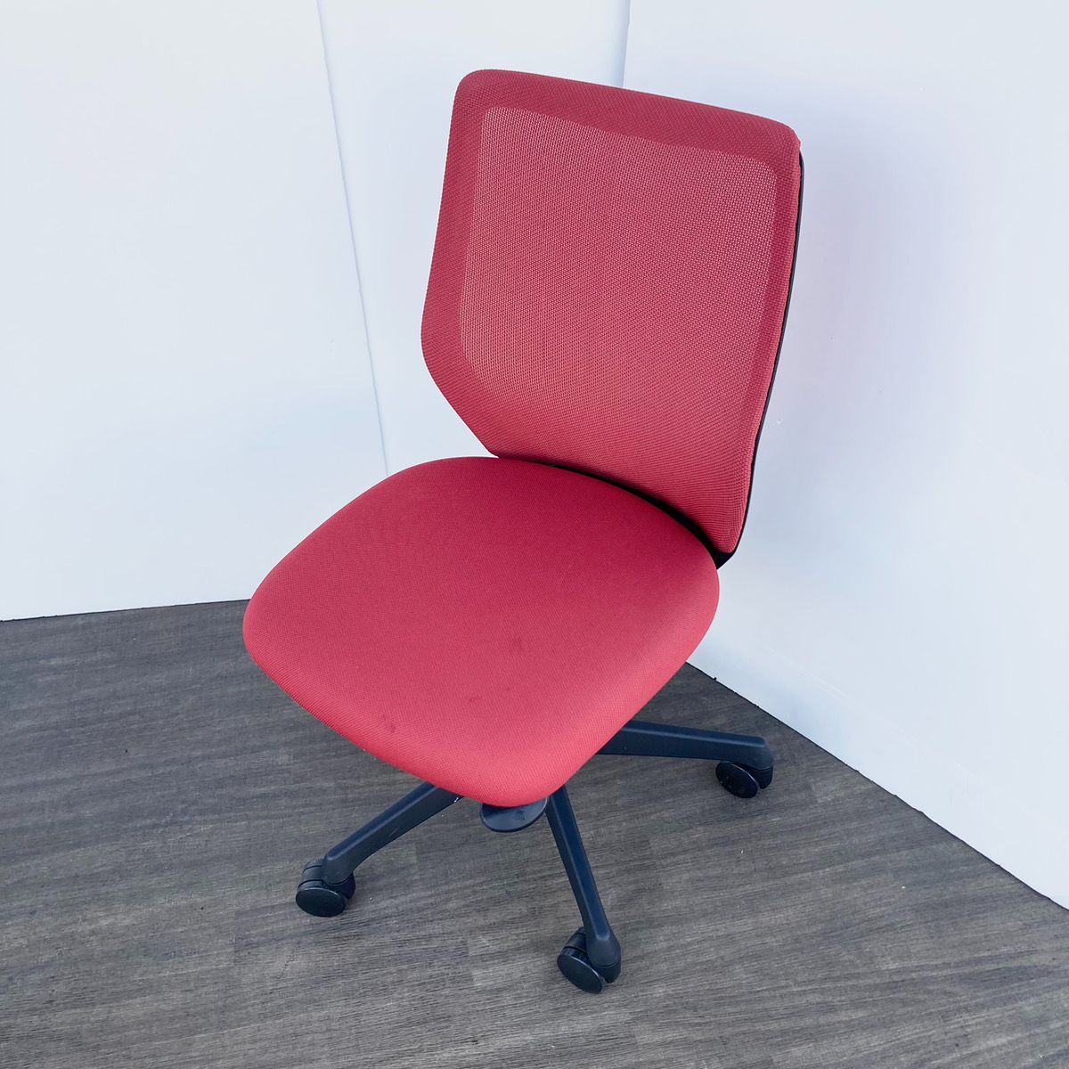 オカムラ Okamura チェア CG 11 ZR レッド