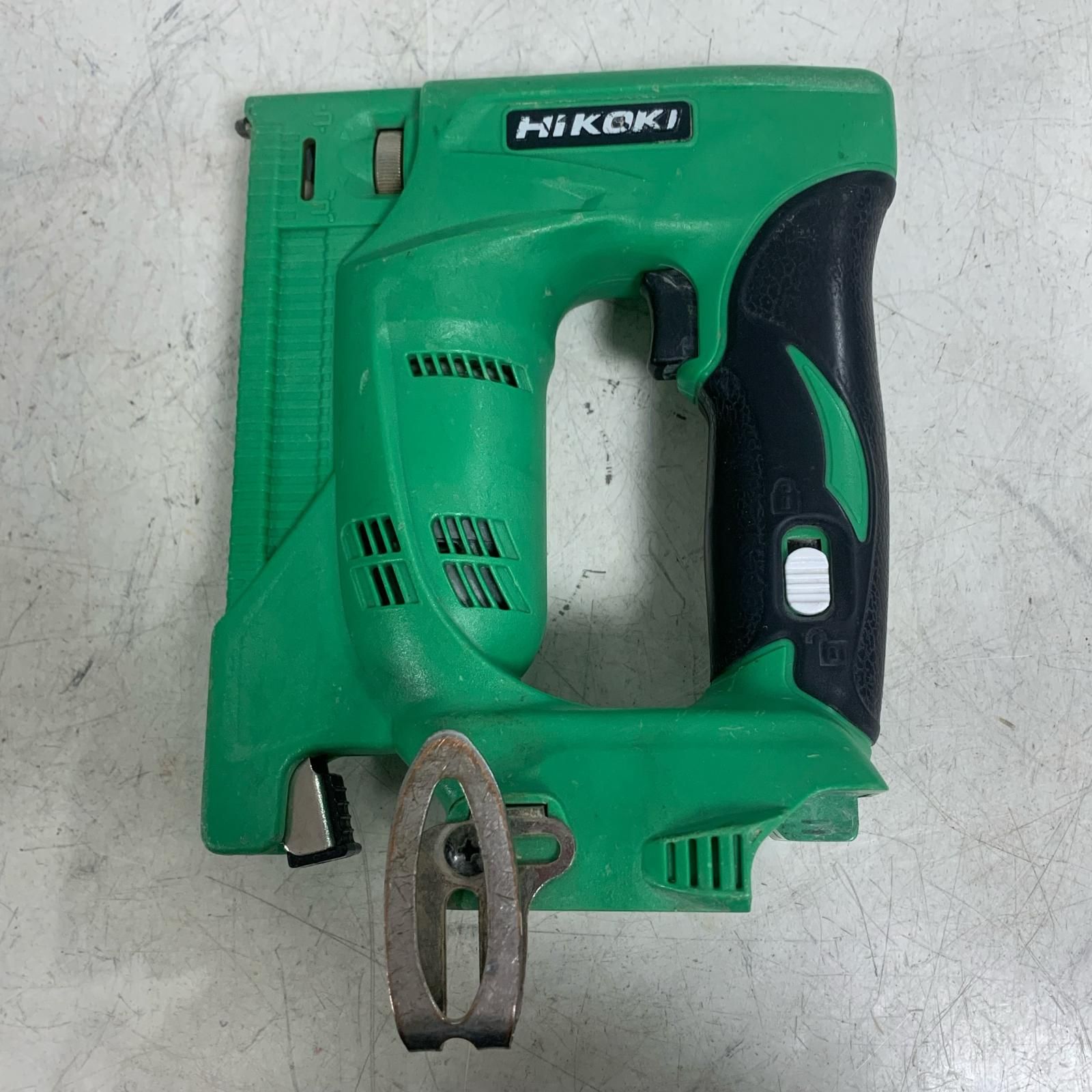 ♭♭HiKOKI ハイコーキ 13 mm コードレスタッカ 2019年製 ケース付 N 18 DSL グリーン