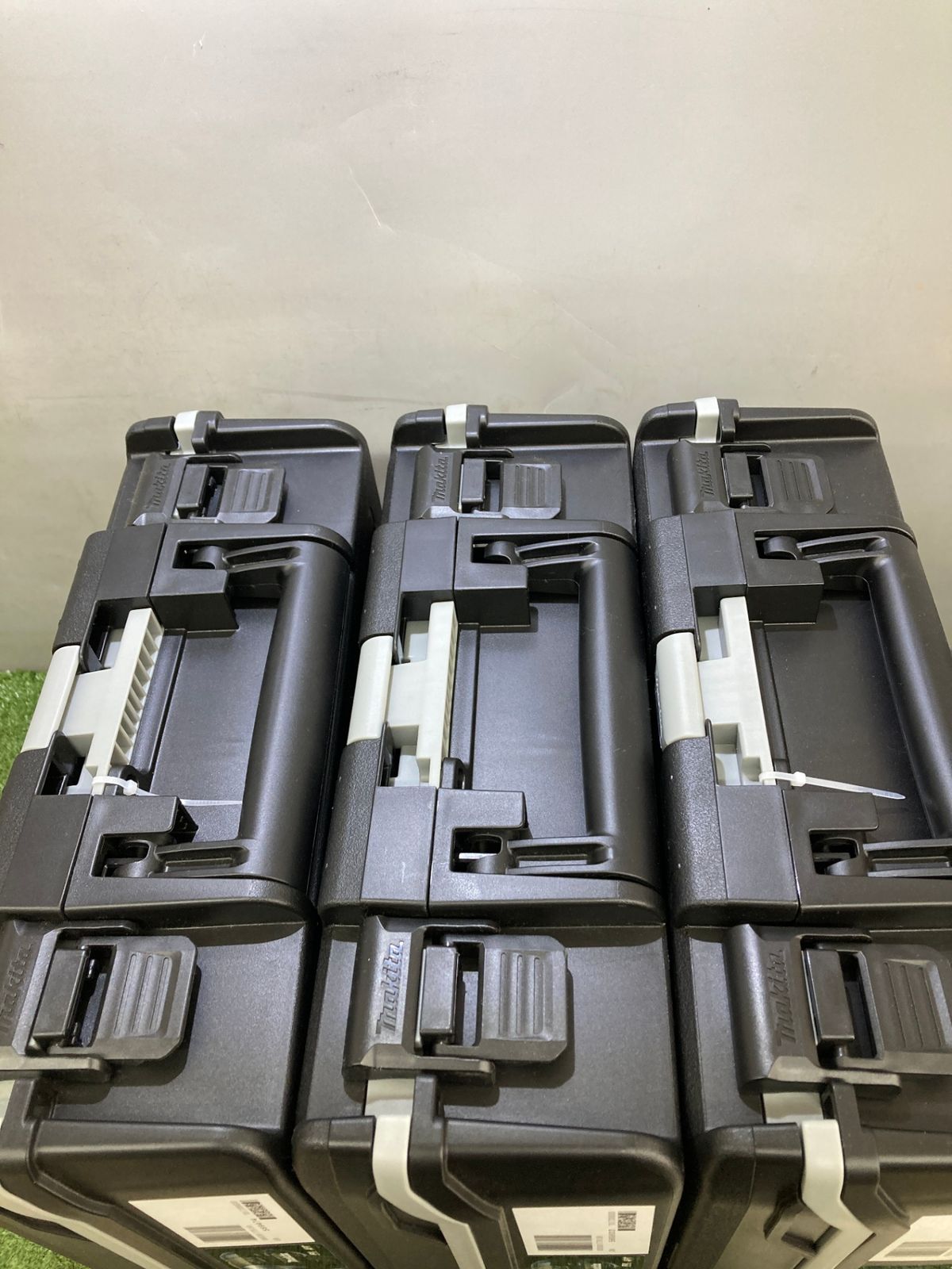  ♥品 0921 makita マキタ 18 v充電式インパクトドライバ オリーブ 6.0 Ahバッテリx 2|充電器|ケース 電動インパクトドライバー ドリル ドライバー レンチ