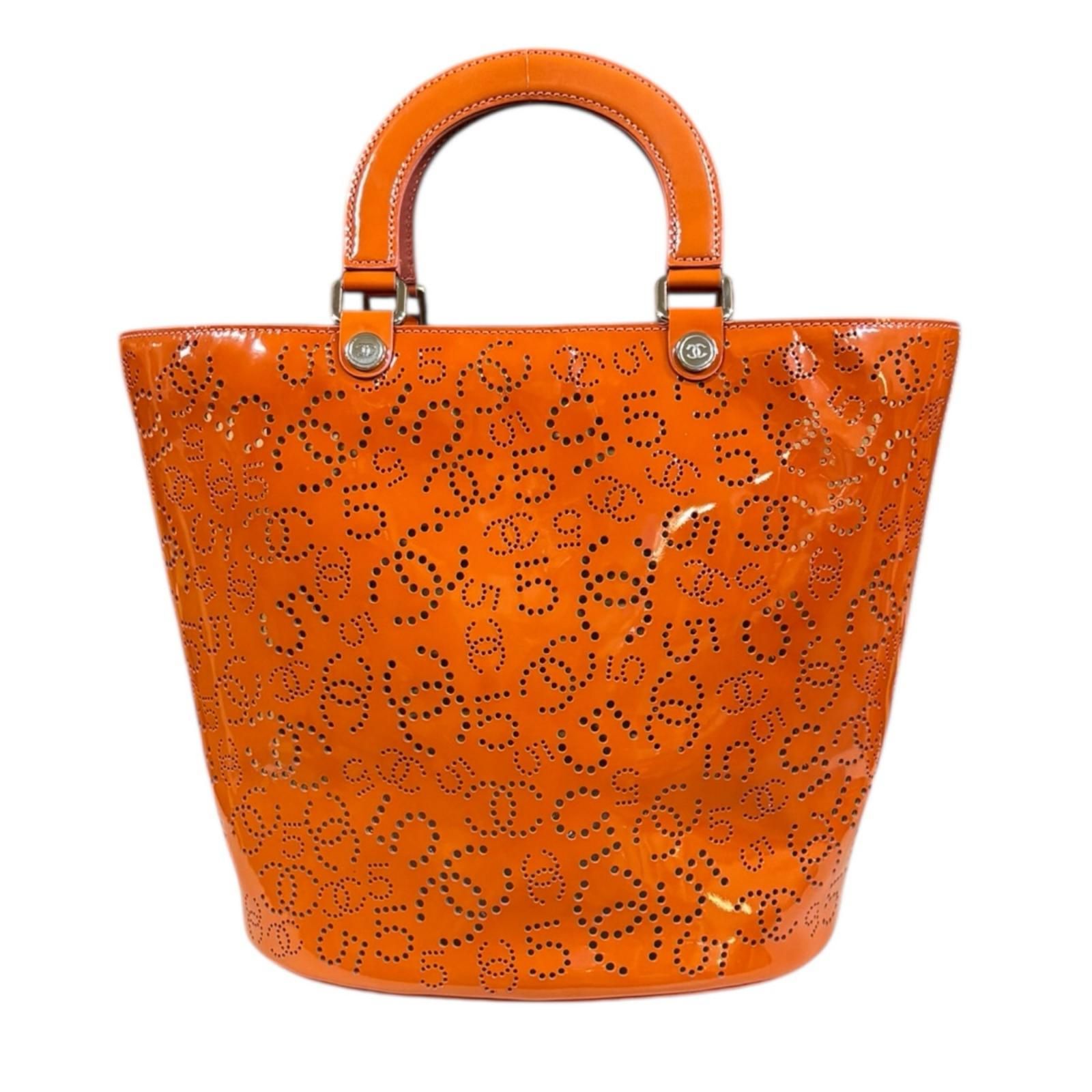CHANEL オレンジ トートバッグ シャネル ファミリーセール品 パンチング トート No.5 ココマーク