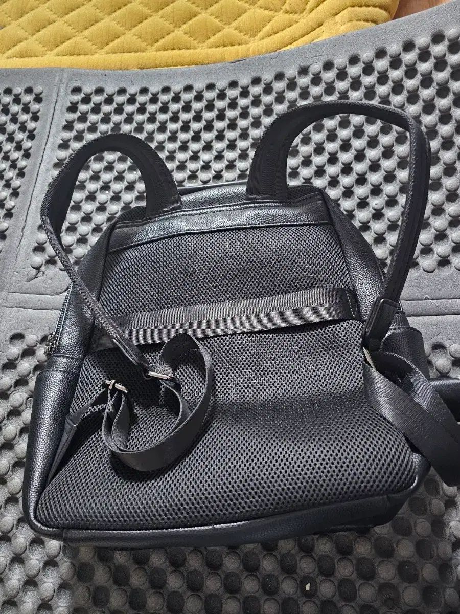 ブラック キルティング バックパック