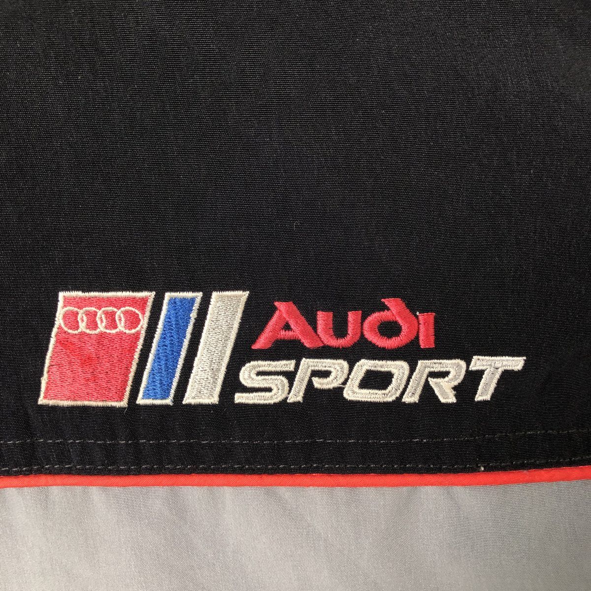 古着 ビッグサイズ Audi アウディ 中綿入り レーシングジャケット