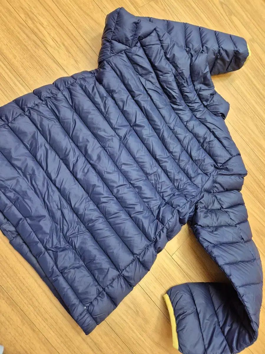 ポロ ラルフローレン 男の子用 軽量 ダウン L 14-16 サイズです カラーはネイ